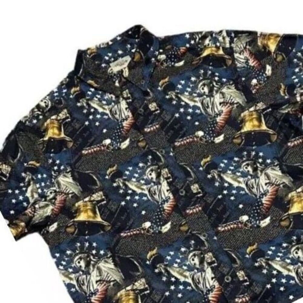 Patriotic Memorial‎ Day July 4th Large button up camp shirt Liberty Bell Statute